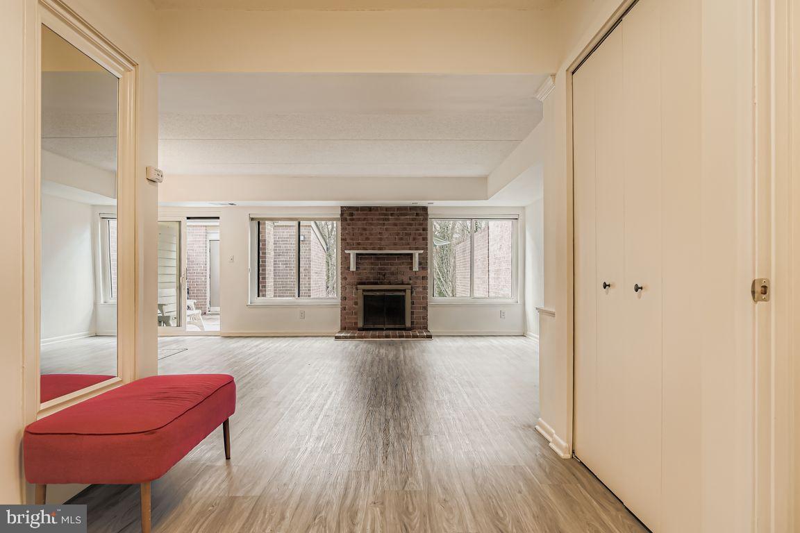 OAKHAMPTON - Residential Lease