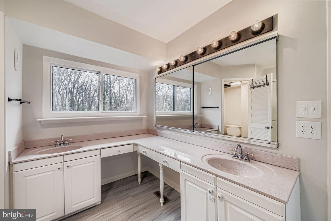 OAKHAMPTON - Residential Lease