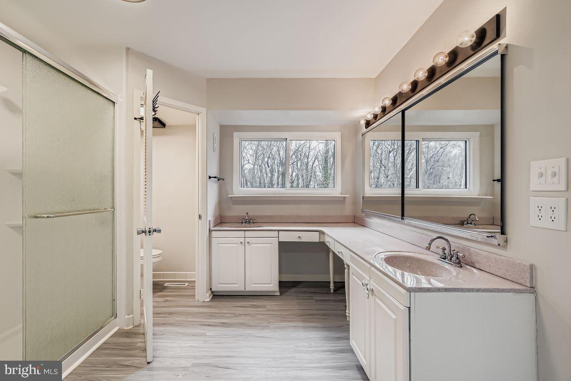 OAKHAMPTON - Residential Lease