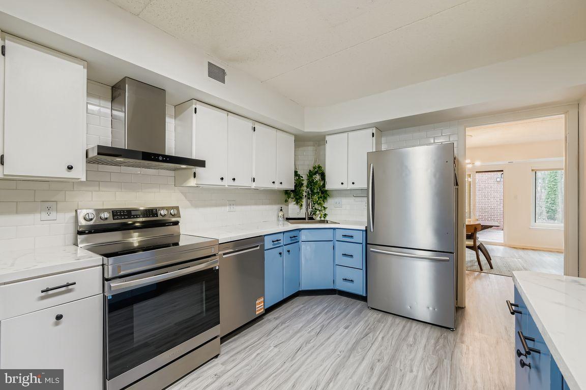 OAKHAMPTON - Residential Lease