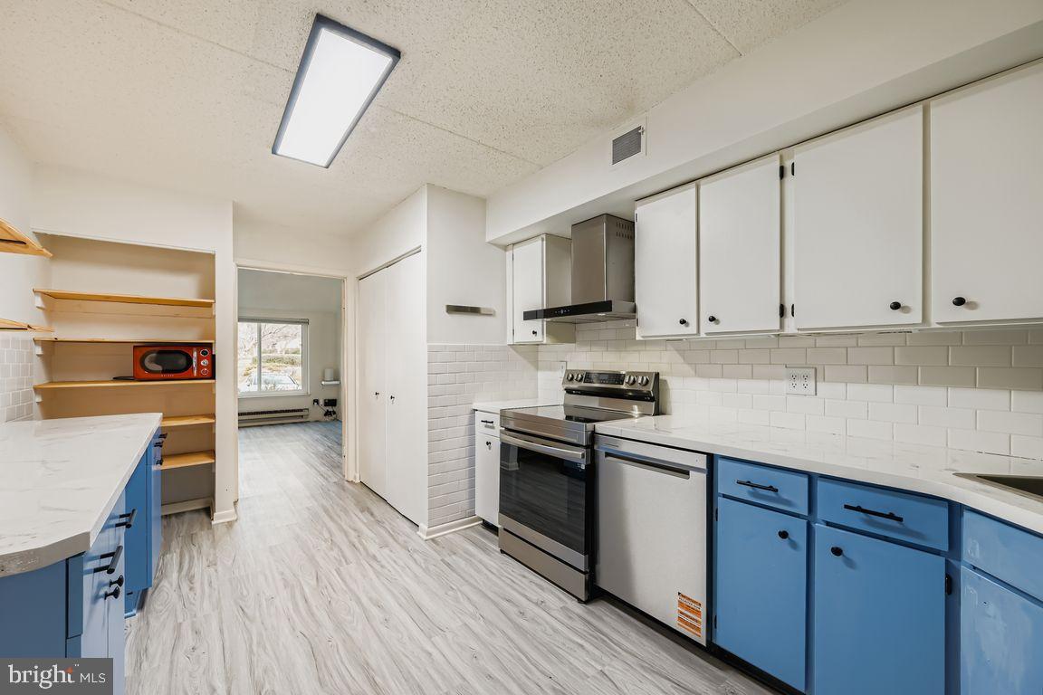 OAKHAMPTON - Residential Lease