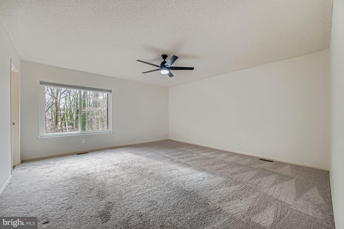 OAKHAMPTON - Residential Lease