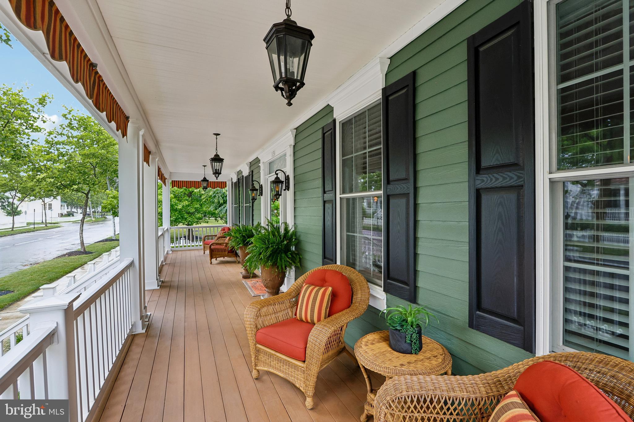 1131 LAKE DRIVE EAST