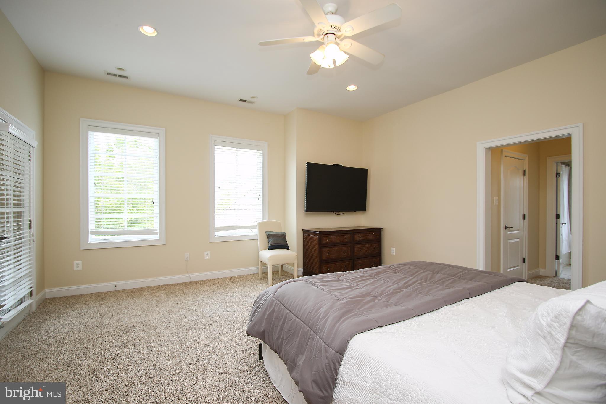 OAKS AT NORTH BETHESDA - Residential