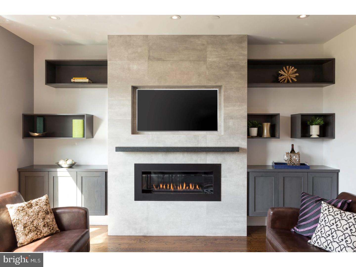 QUEEN VILLAGE - Residential