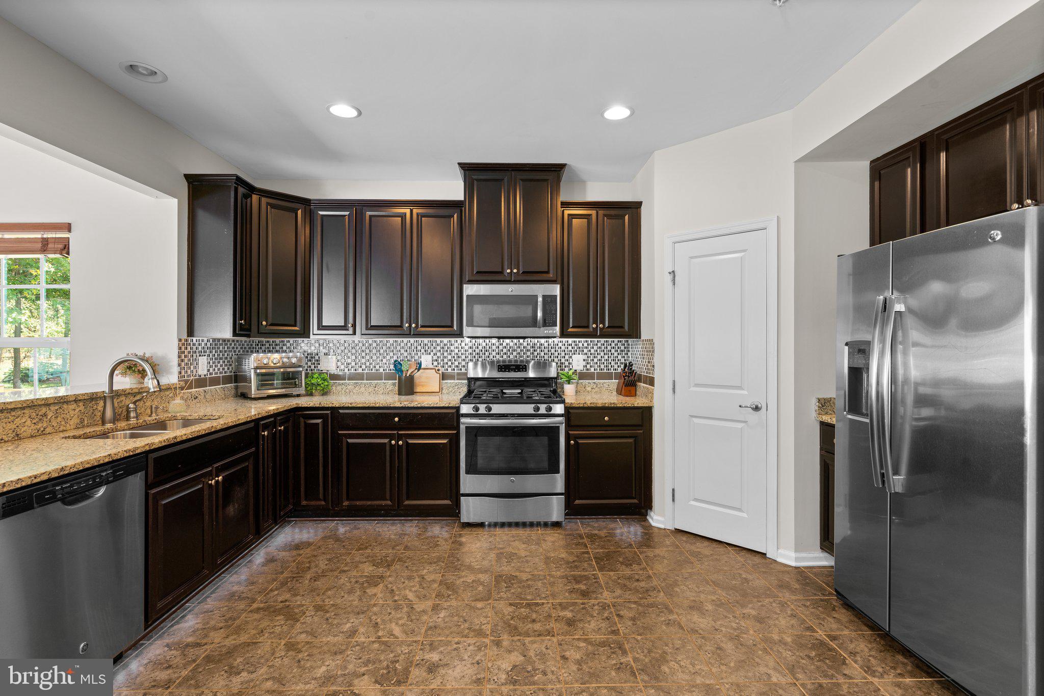 FIELDS AT ROCK GLENN - Residential