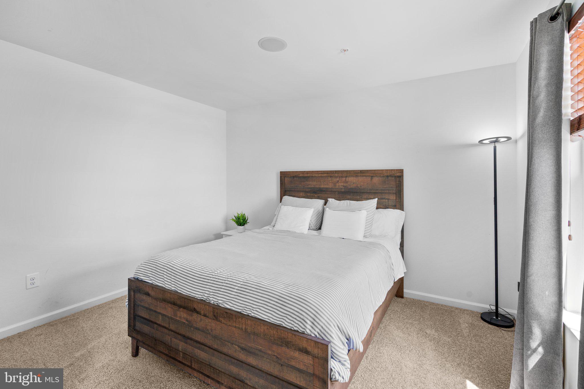 FIELDS AT ROCK GLENN - Residential