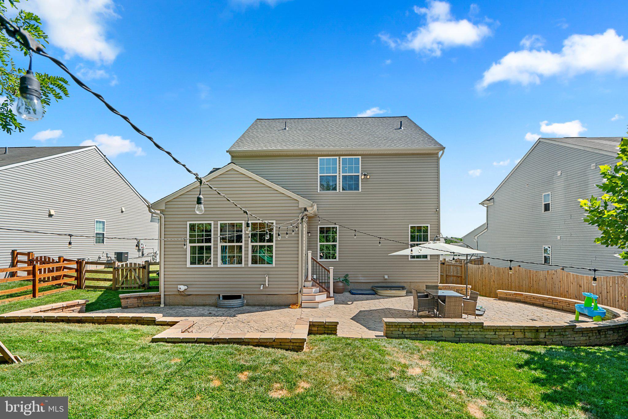 FIELDS AT ROCK GLENN - Residential