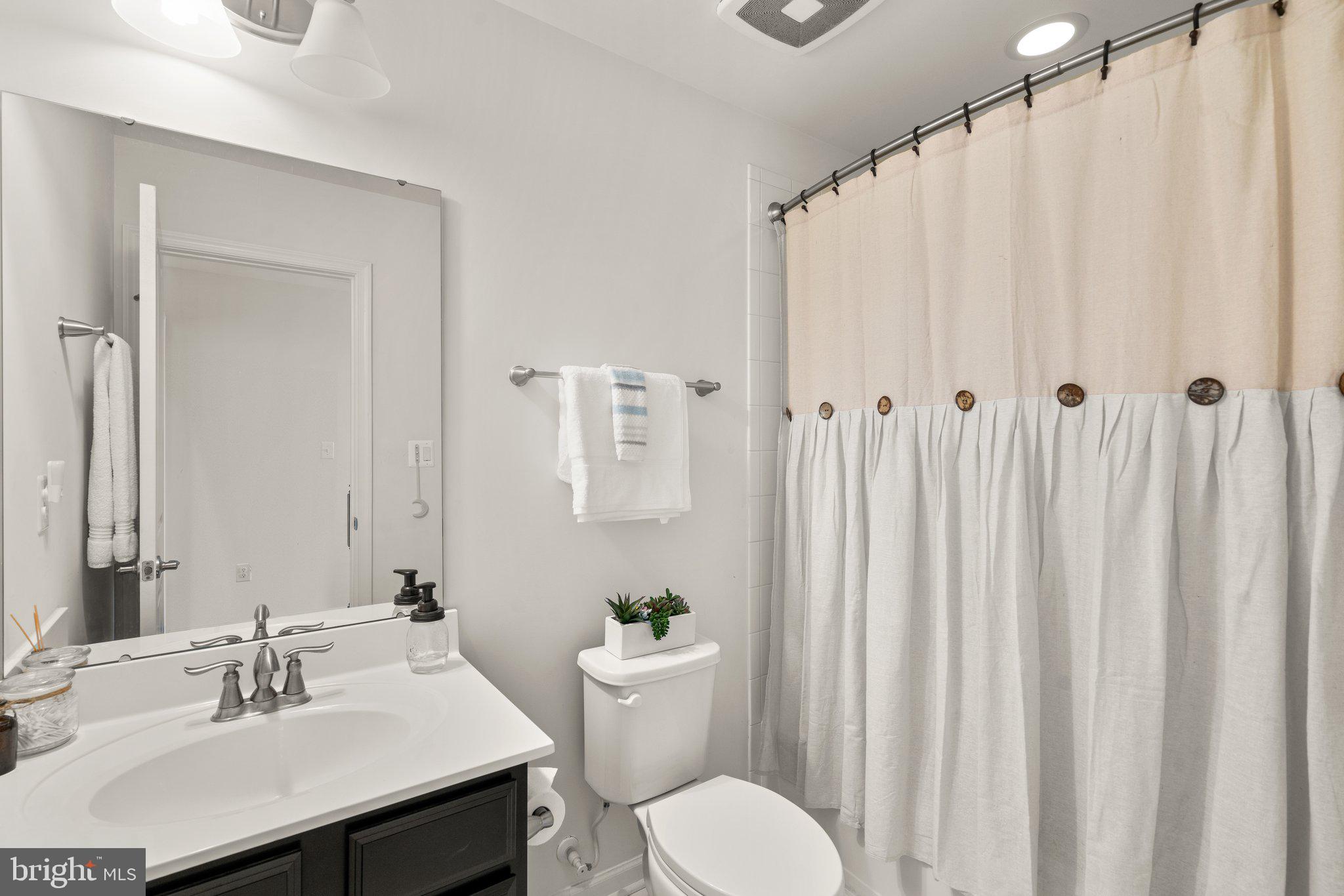 FIELDS AT ROCK GLENN - Residential