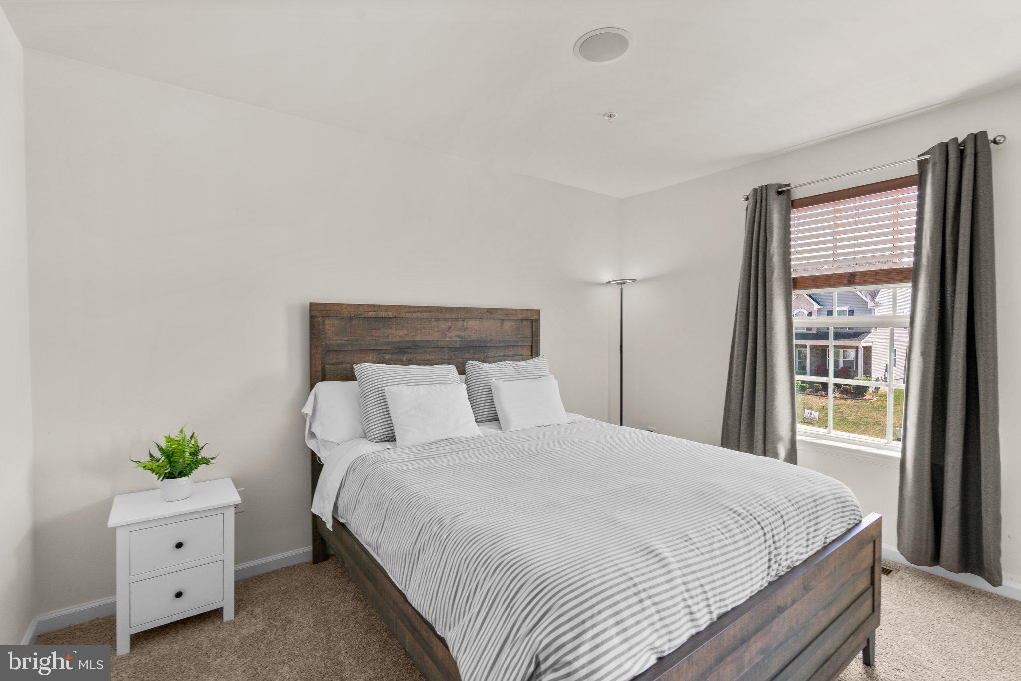 FIELDS AT ROCK GLENN - Residential