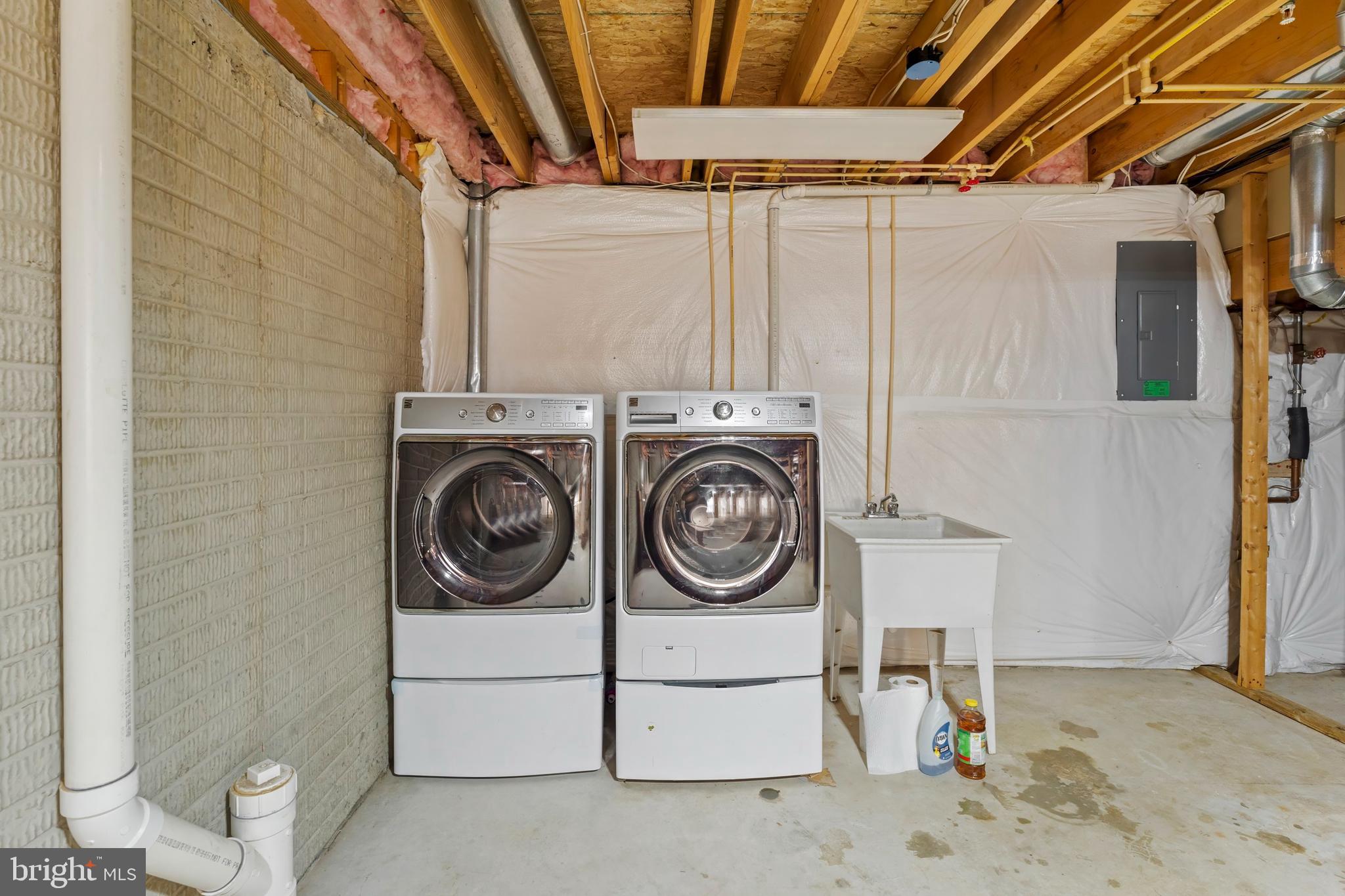 WOODS AT BAYVIEW - Residential