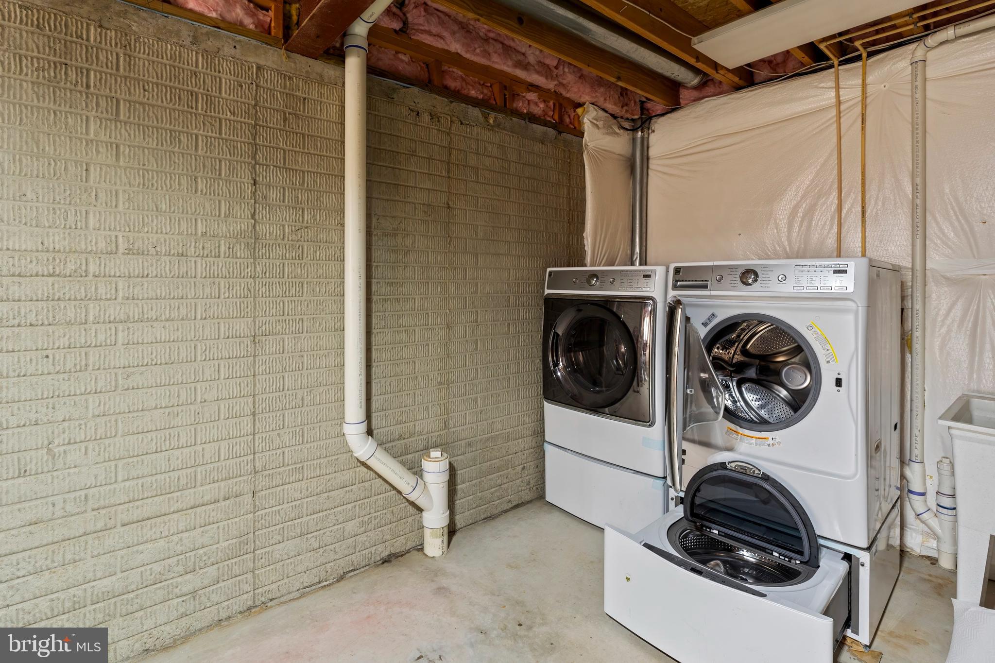 WOODS AT BAYVIEW - Residential