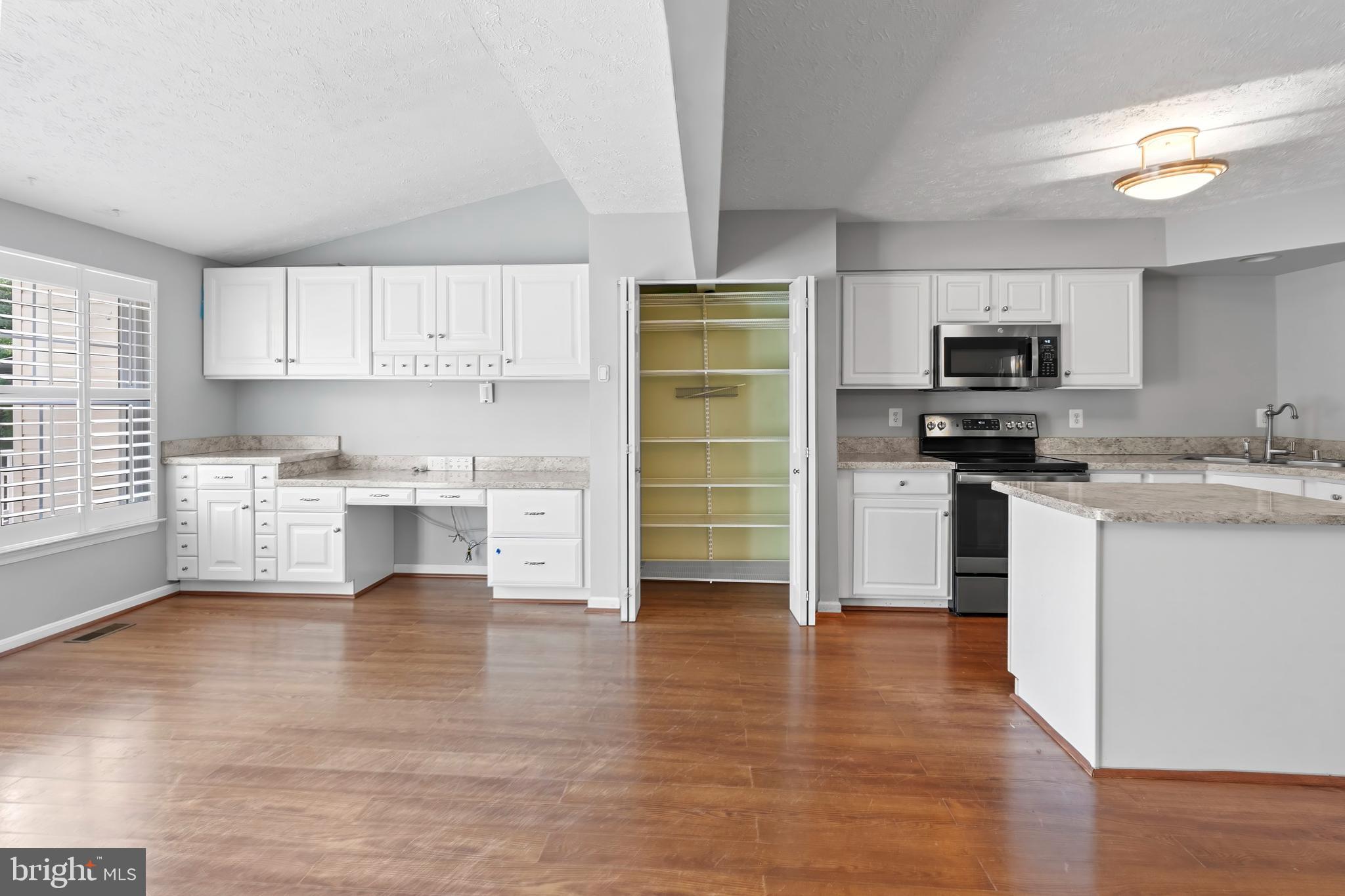 WOODS AT BAYVIEW - Residential