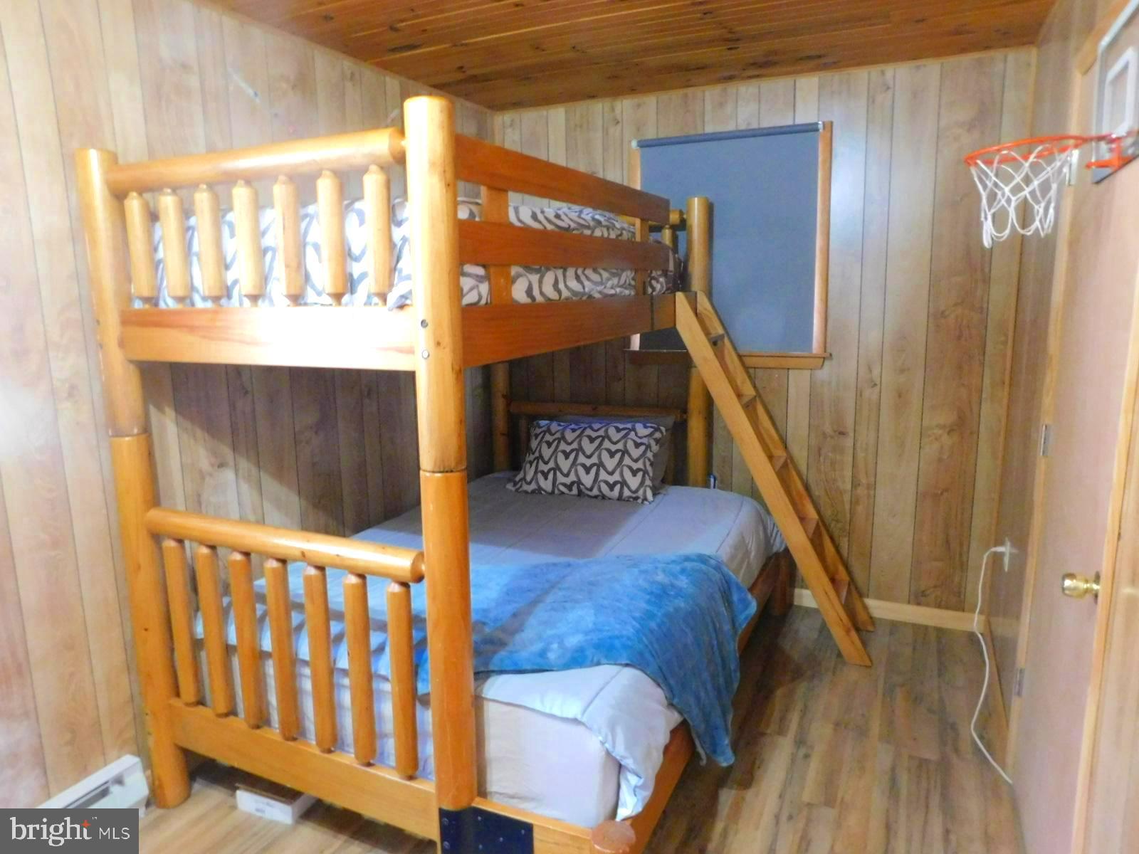 OLD FIELDS OWNERS ASSOCIATION - Residential