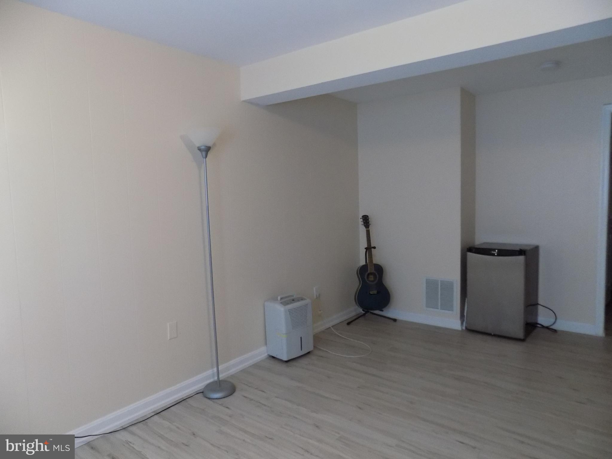 NEWINGTON FOREST - Residential Lease