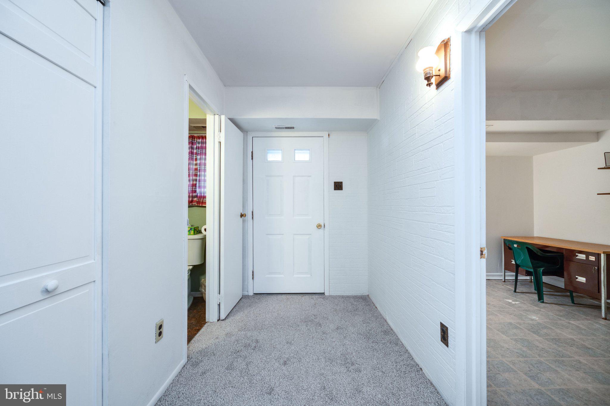 1063 DEER RUN
