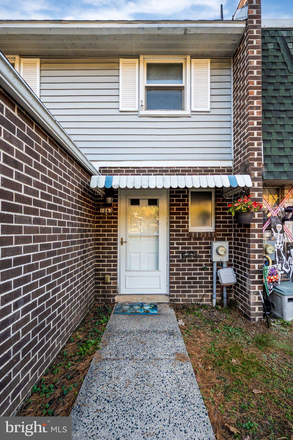 1063 DEER RUN