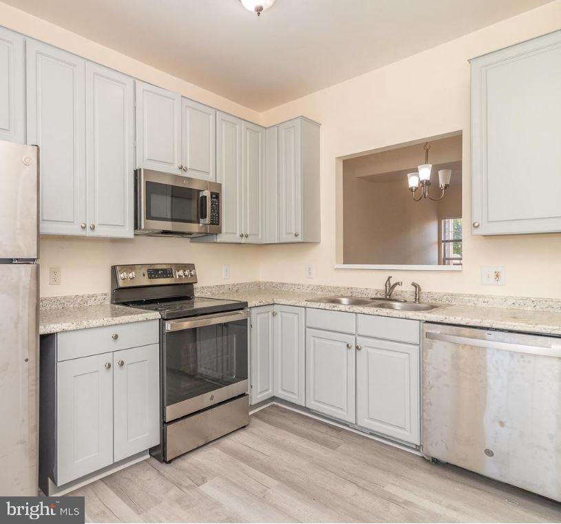 RIVER OAKS - Residential