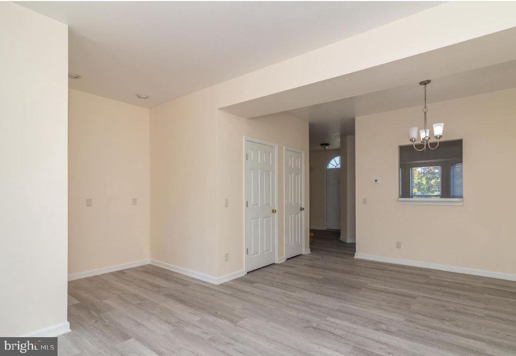 RIVER OAKS - Residential