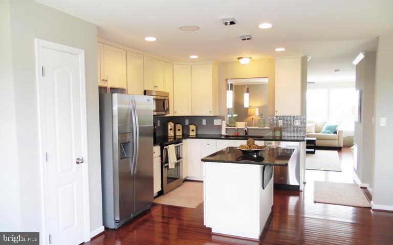 STONEBROOK VILLAGE - Residential