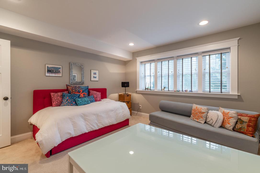 ROSEMONT - Residential