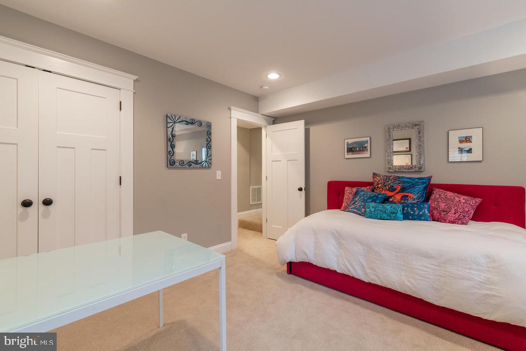 ROSEMONT - Residential