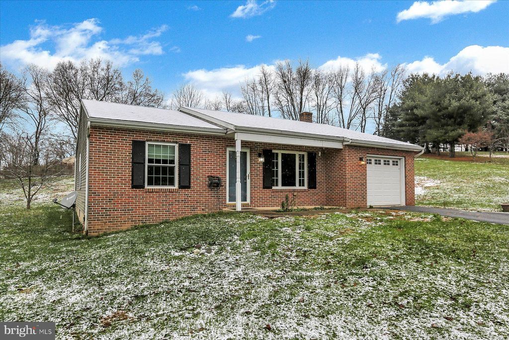 Photo of 104 Holly Ann Circle, Lancaster, PA 17603 (MLS # PALA2044656)