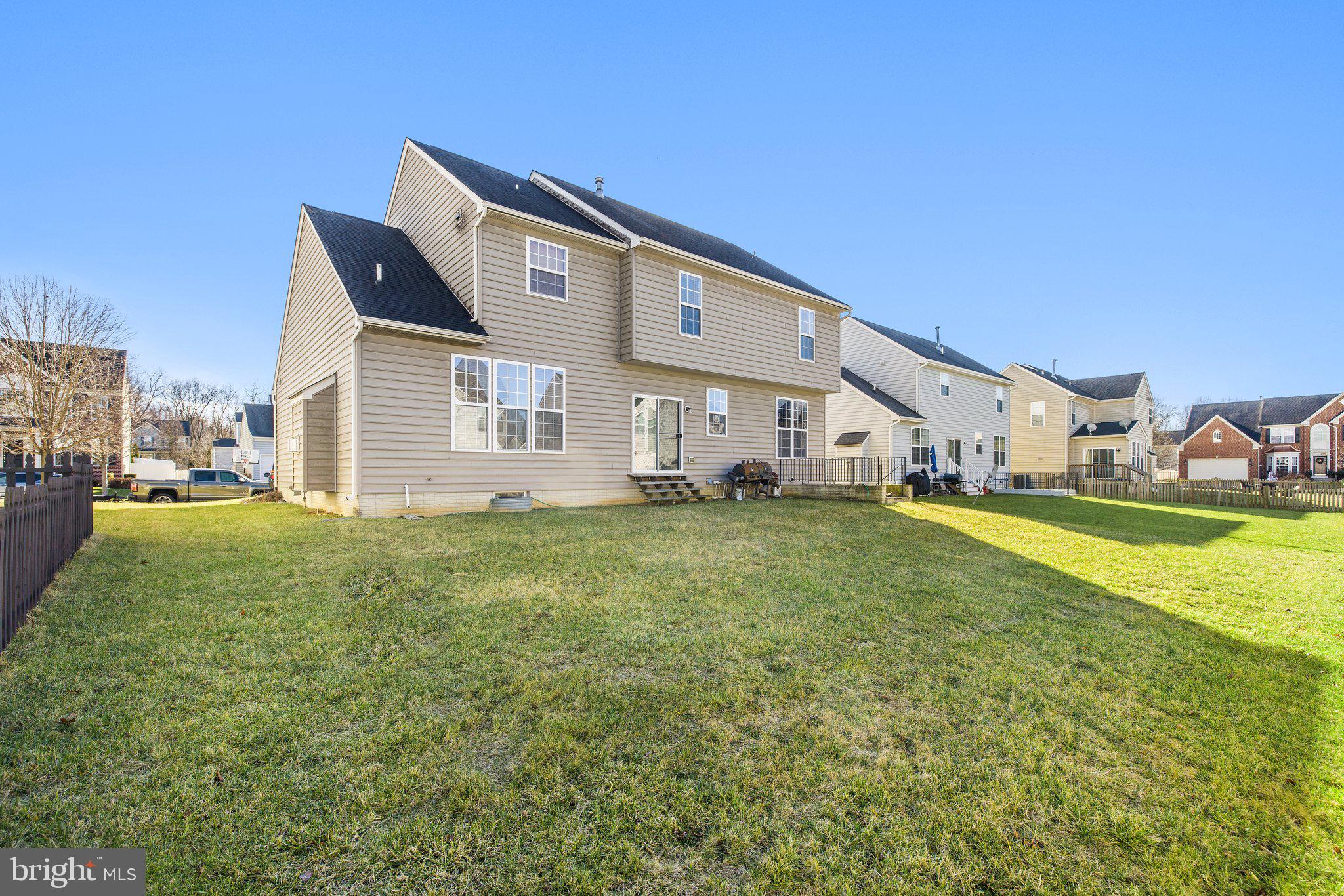 THE VILLAGE OF WASHINGTON TRAIL EAST - Residential