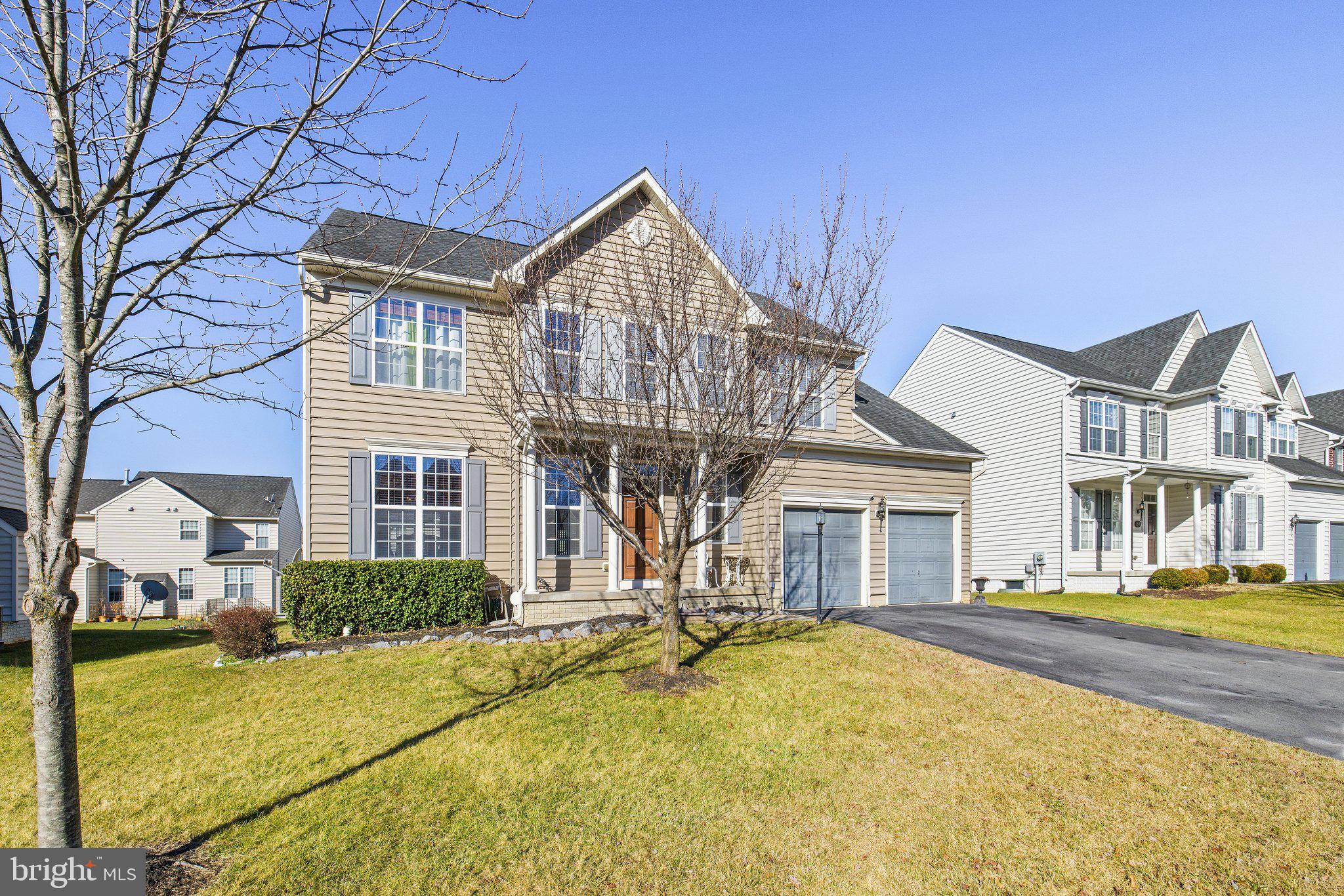 THE VILLAGE OF WASHINGTON TRAIL EAST - Residential