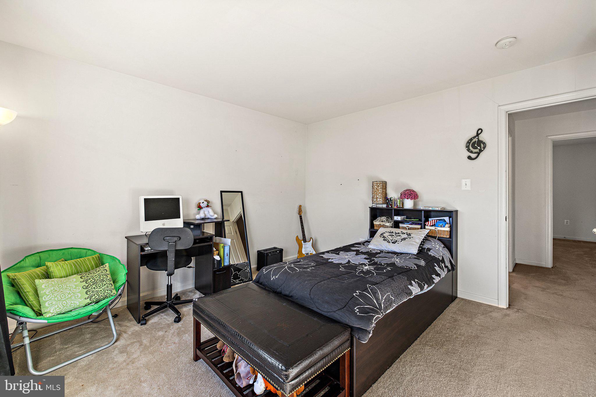 THE VILLAGE OF WASHINGTON TRAIL EAST - Residential