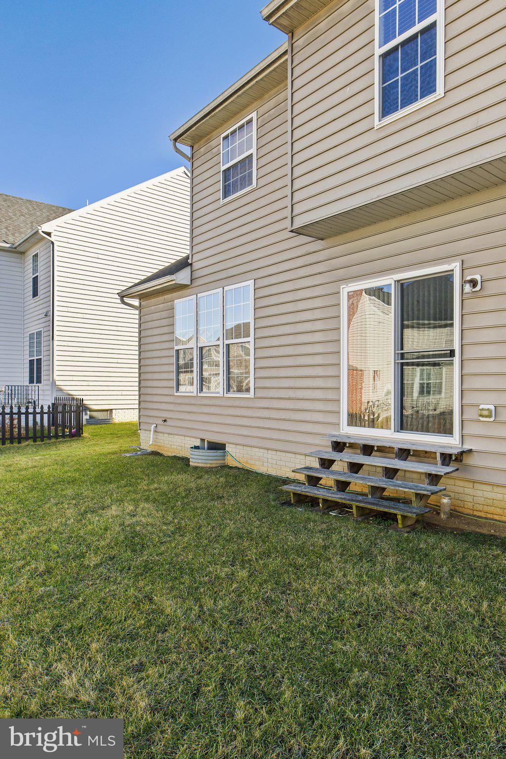 THE VILLAGE OF WASHINGTON TRAIL EAST - Residential