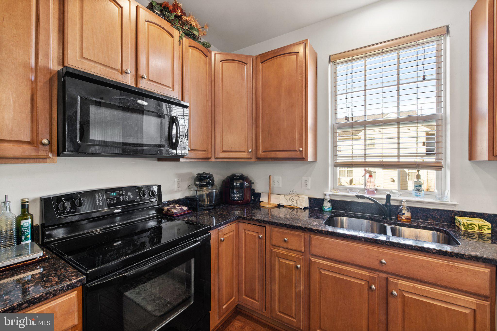 THE VILLAGE OF WASHINGTON TRAIL EAST - Residential