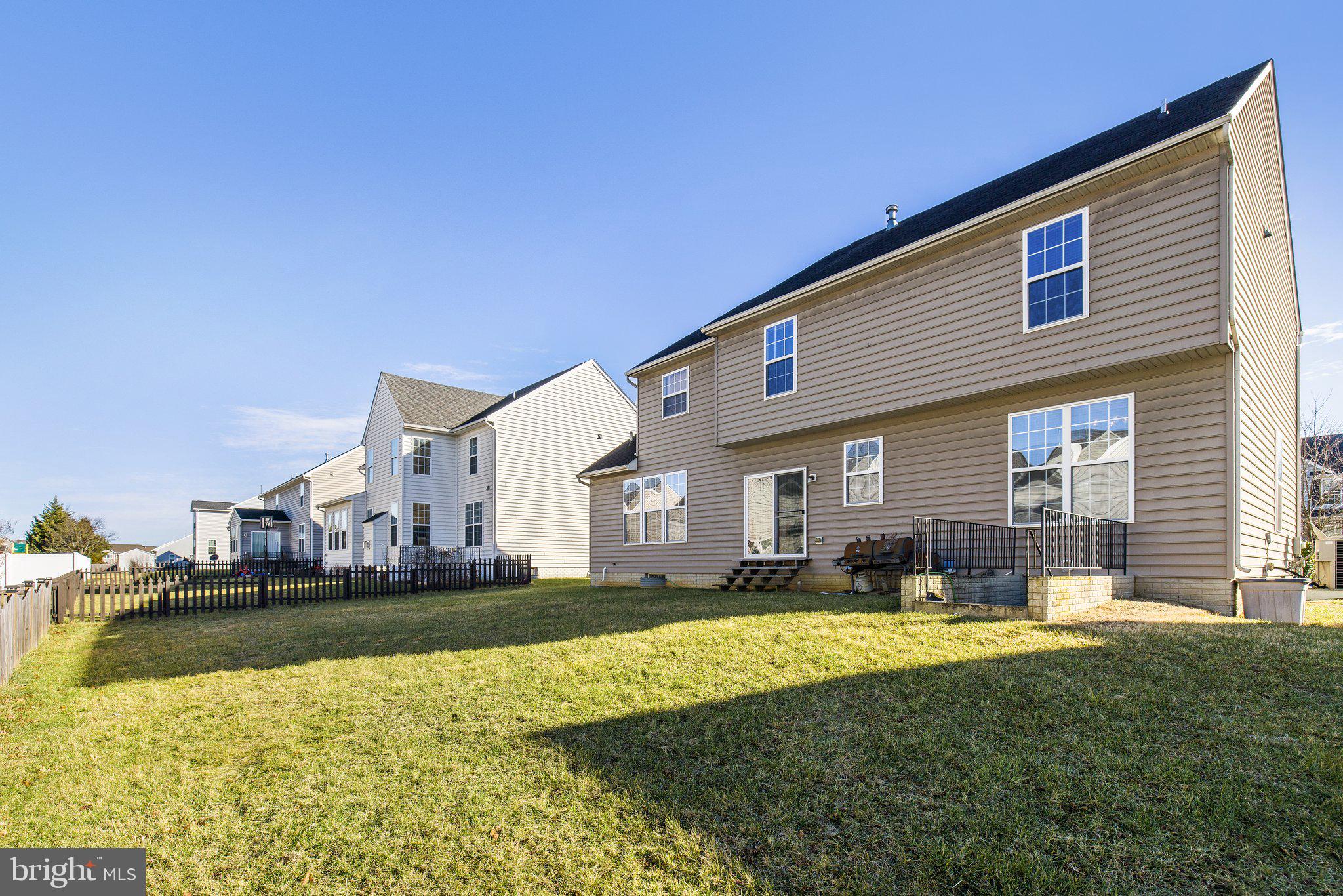 THE VILLAGE OF WASHINGTON TRAIL EAST - Residential