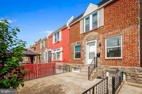 Townhouse For Sale - 613 Anchor St<br/> PHILADELPHIA, PA 19120