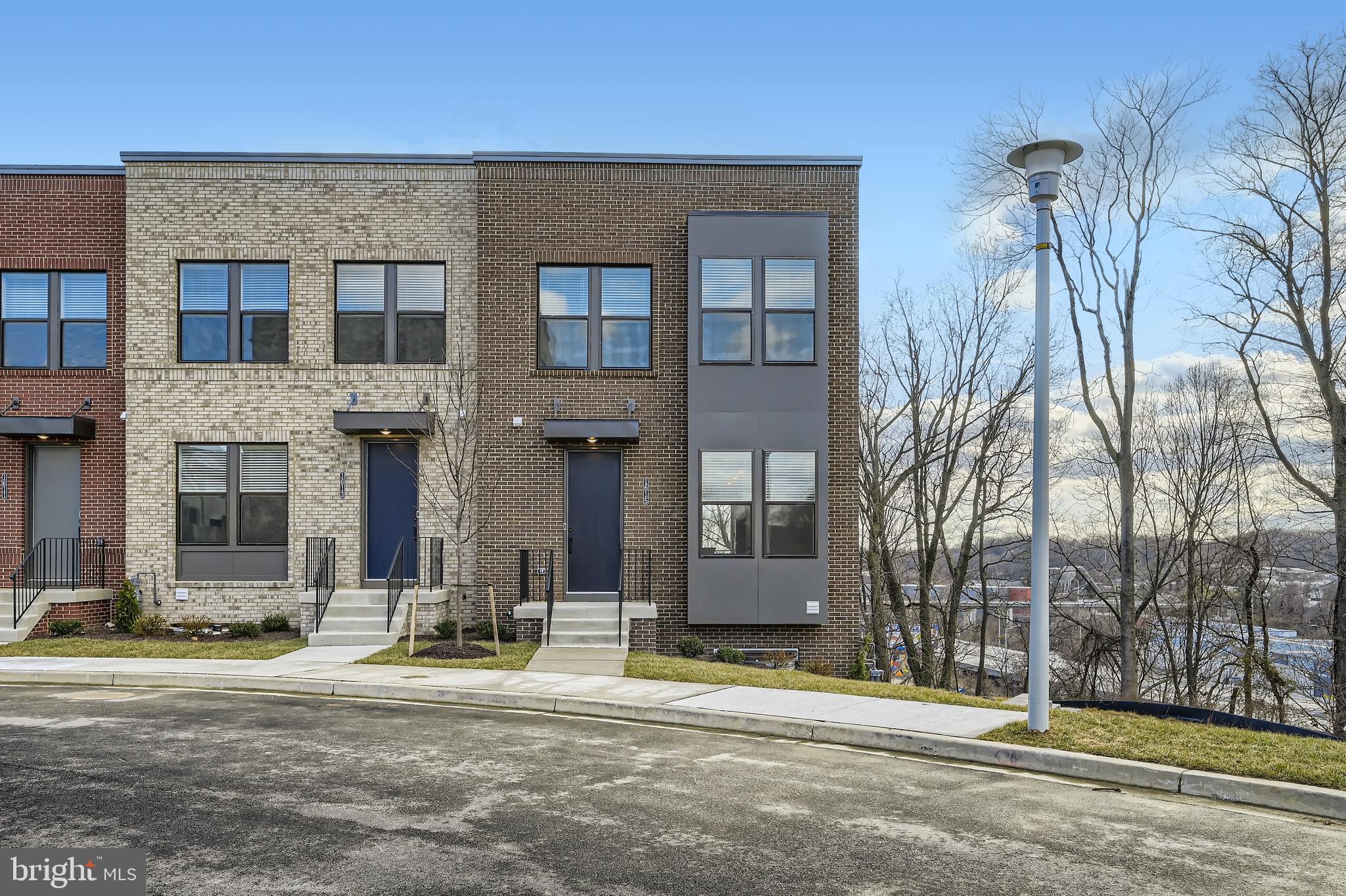 MEDFIELD - Residential