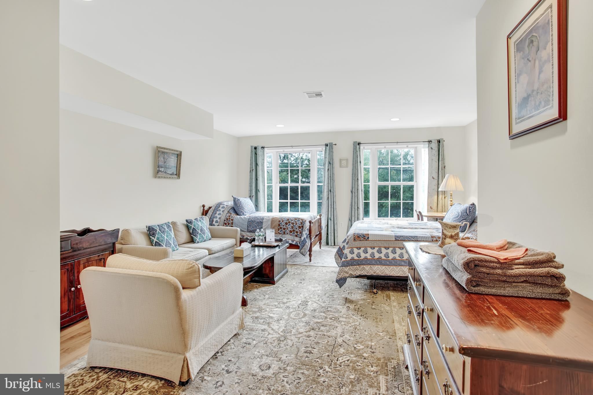 OLDE KENSINGTON - Residential