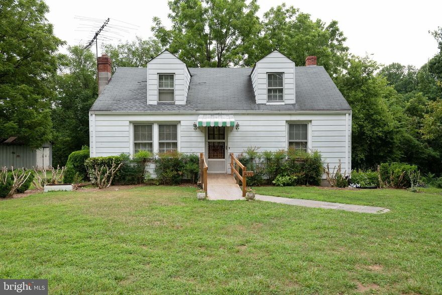 This quaint traditional style home, built in 1960, is a little under 1900 sqft. perched on 3.25 cleared and wooded lot in a neighborhood which has no HOA.  Sold strictly “As Is,” un-renovated, with ample ability to expand or even start from scratch. Shanktown road is a place with enough space to make your vision come to focus.  The property boasts a bright common area, spacious rooms, unique kitchen, 2 upper level bedrooms, full bath, ramp access to main floor, large parking area and seclusion off of a paved public road. Close to Culpeper's historic downtown, family pet and skate park, movie theatre and much more.