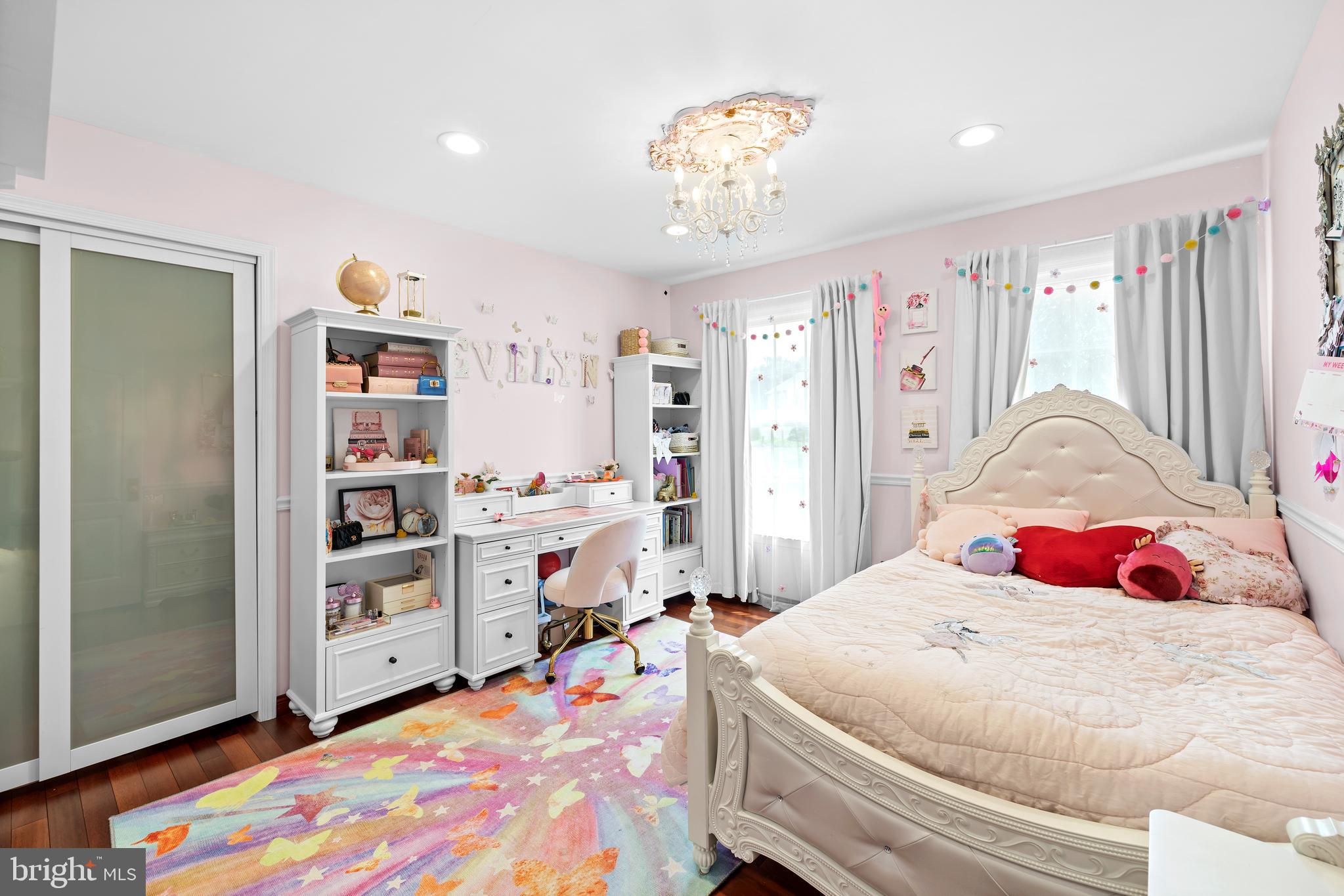 SHEFFIELD GATE - Residential