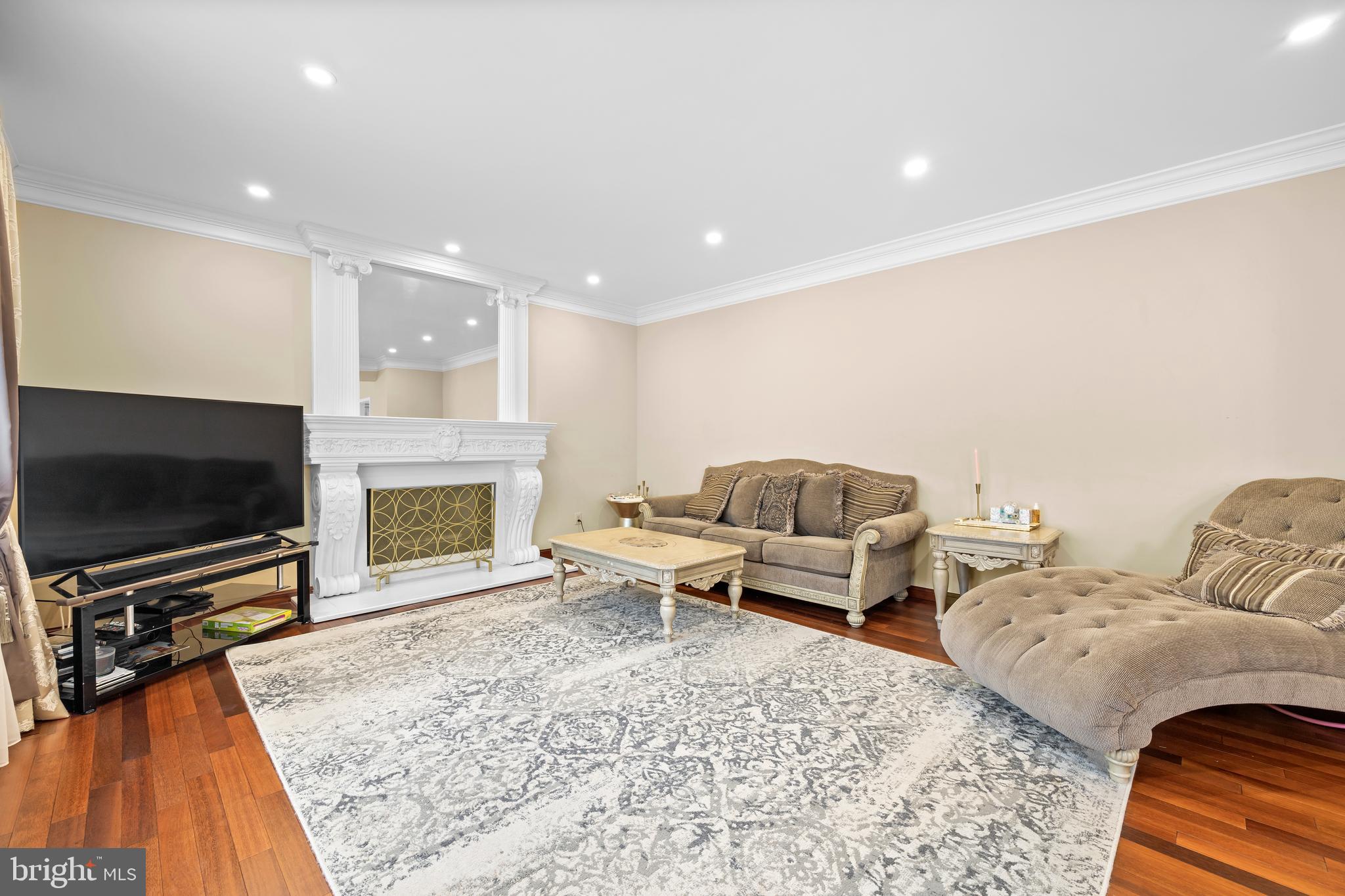 SHEFFIELD GATE - Residential