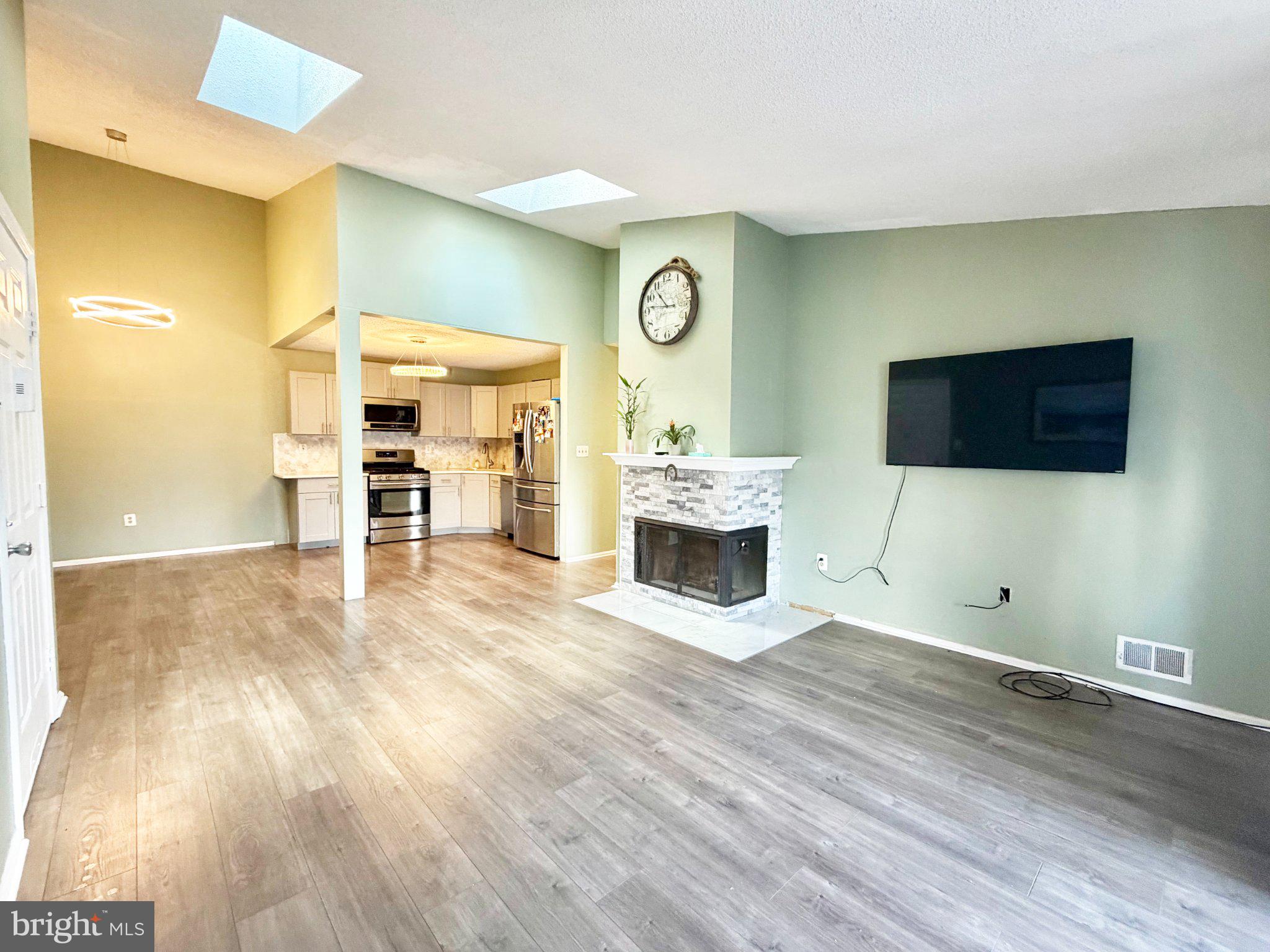 21 JOYNER COURT