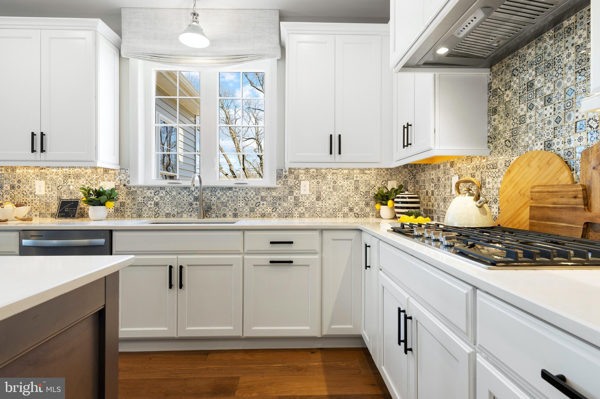 ESTATES AT STONECLIFF - Residential