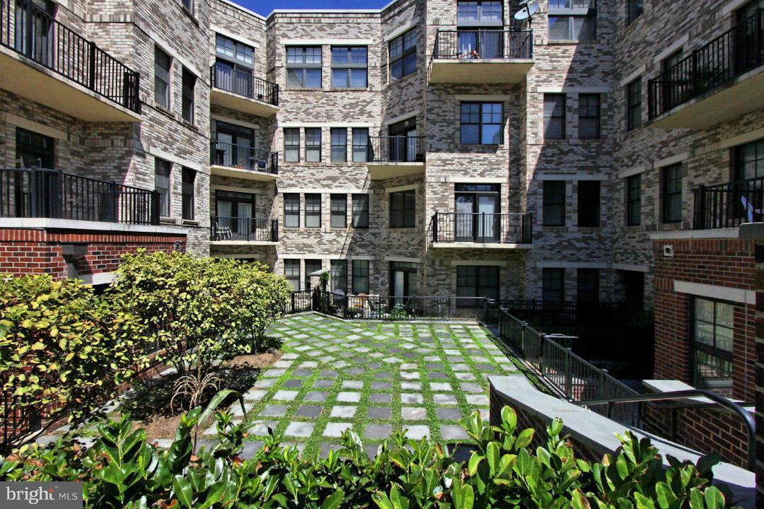 PRESTON - Residential Lease