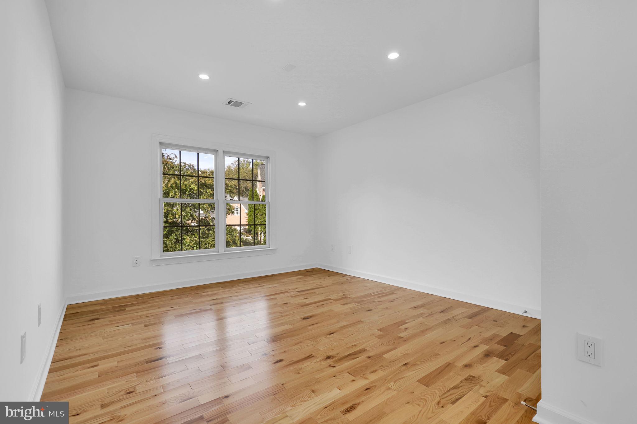 GROVEMONT - Residential