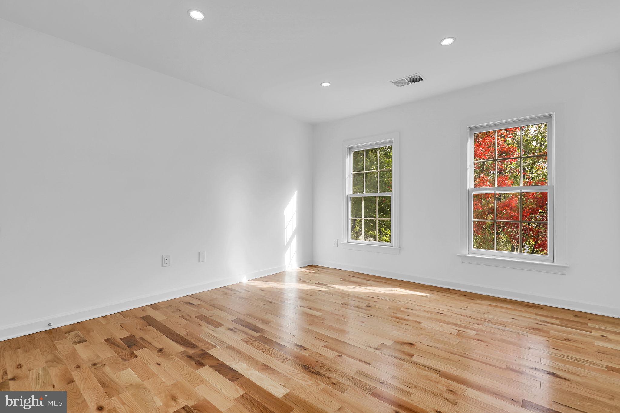 GROVEMONT - Residential