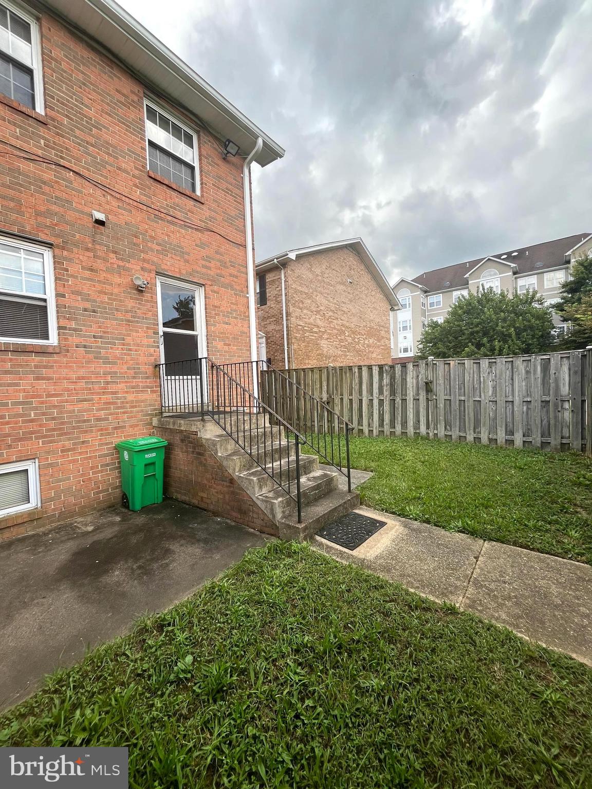 MONIKA COURTS - Residential Lease