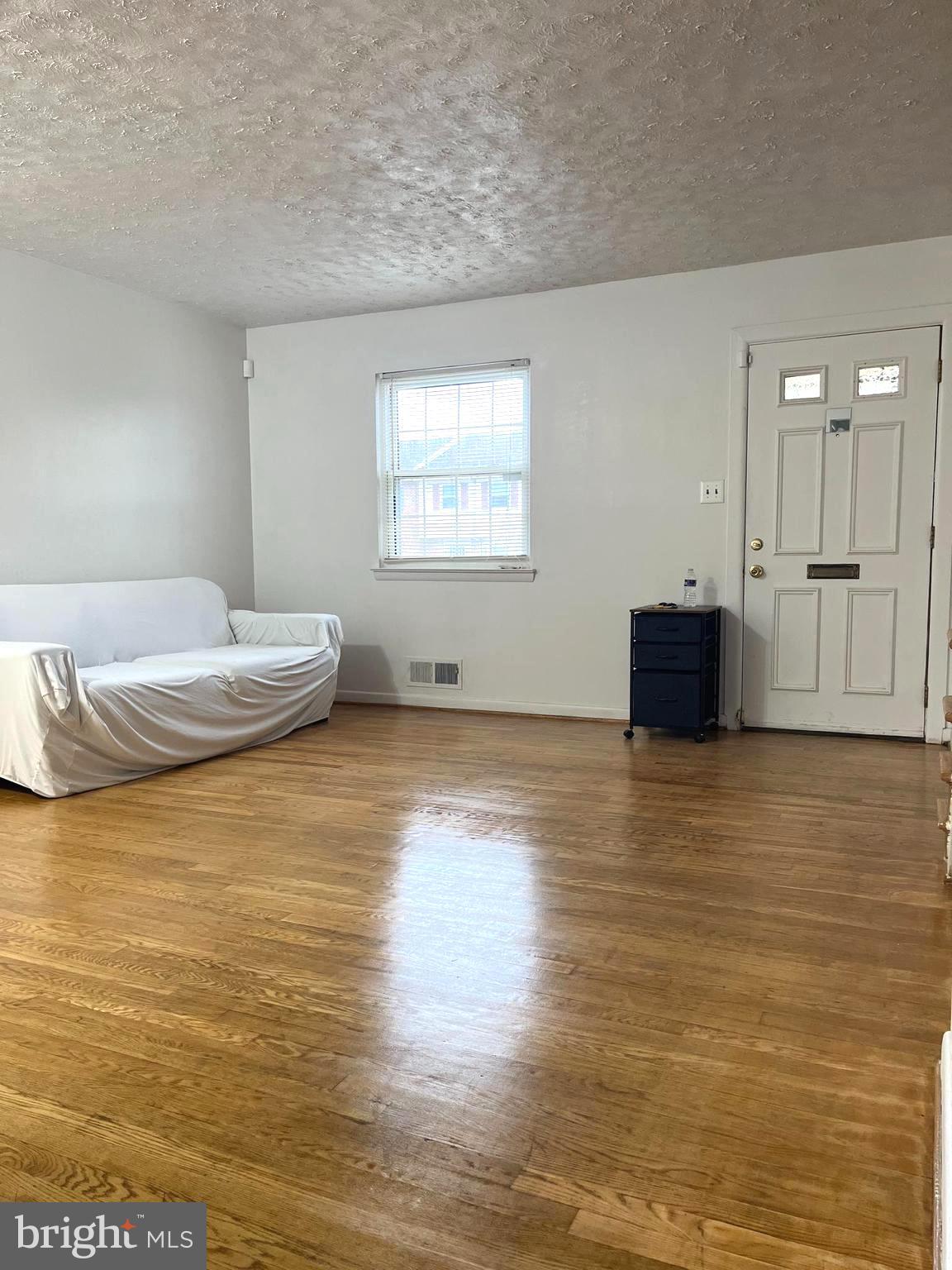 MONIKA COURTS - Residential Lease