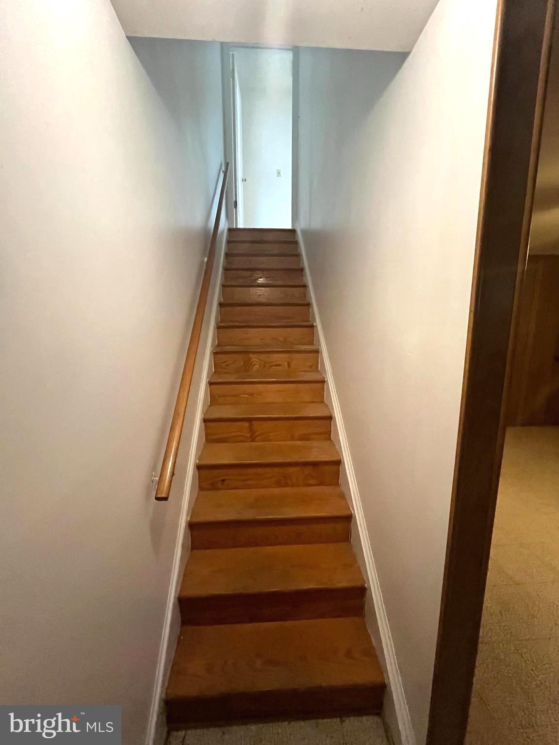 MONIKA COURTS - Residential Lease