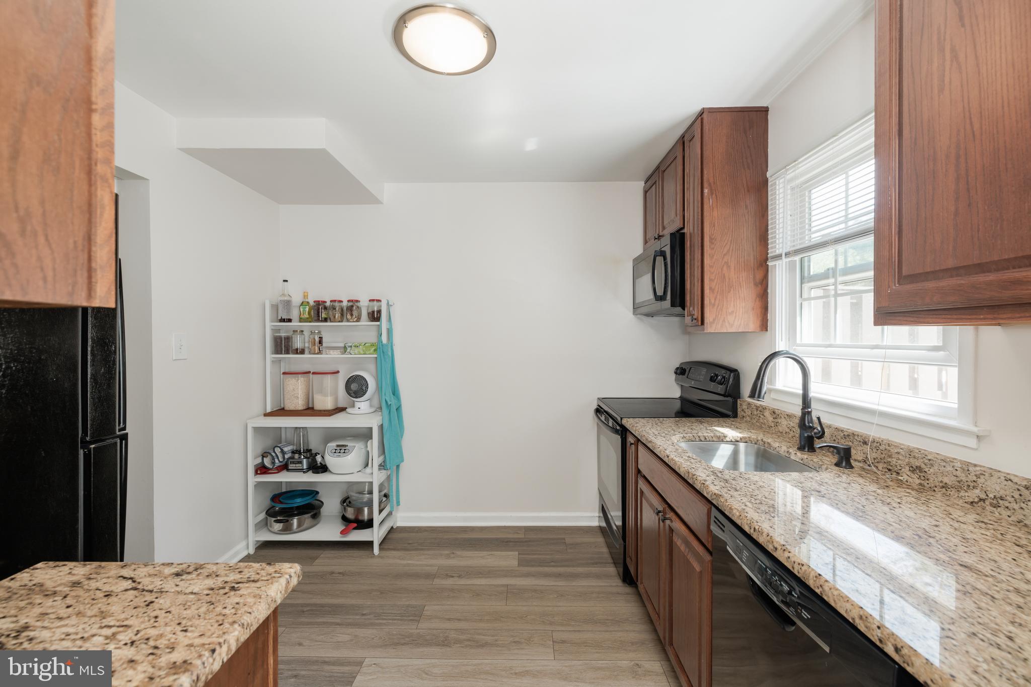 NEWINGTON STATION - Residential