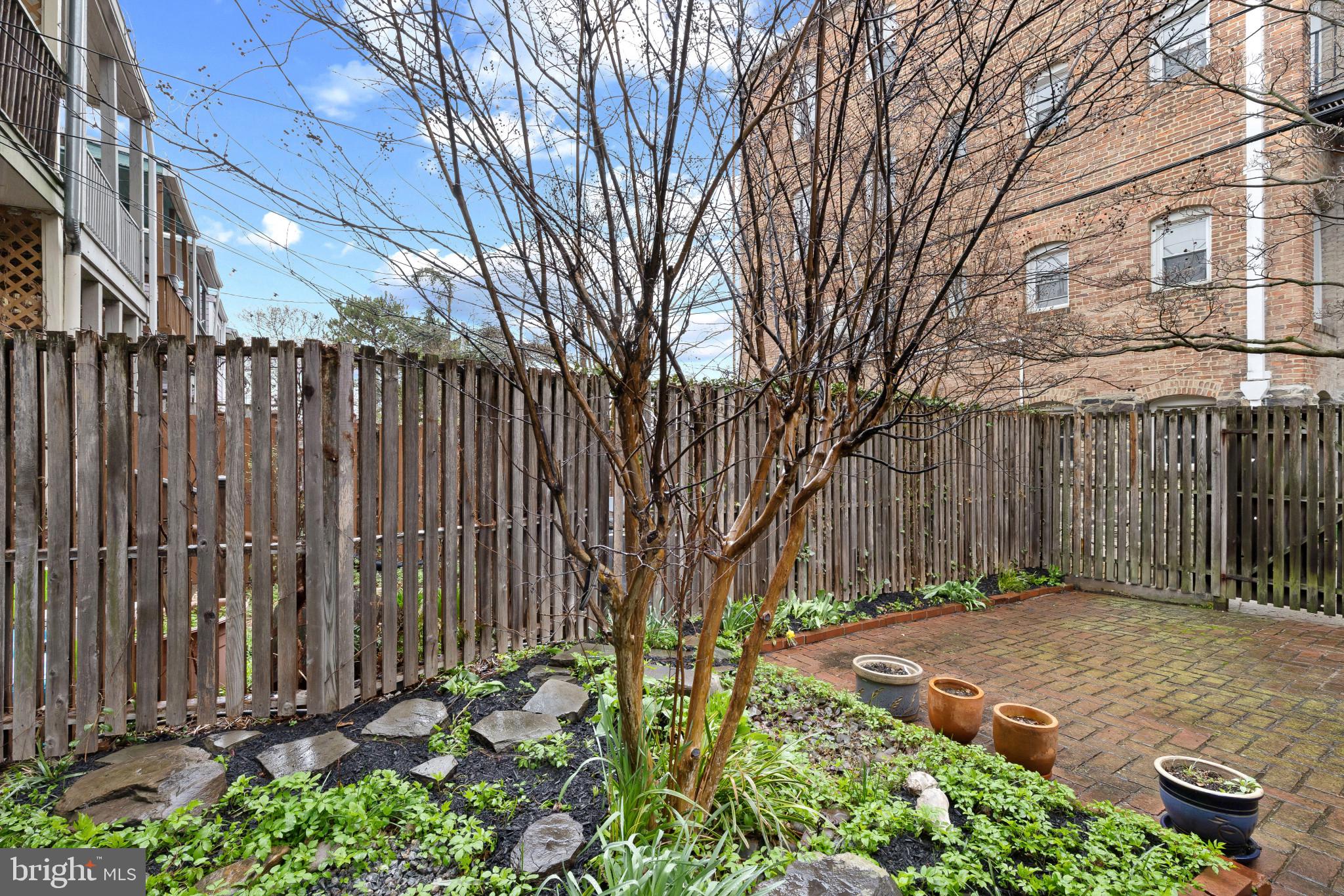 CHARLES VILLAGE - Residential