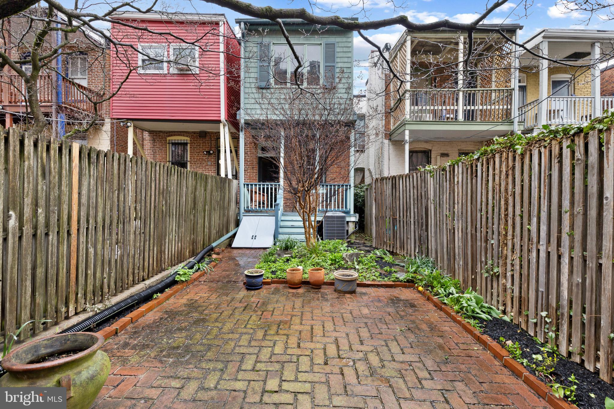 CHARLES VILLAGE - Residential